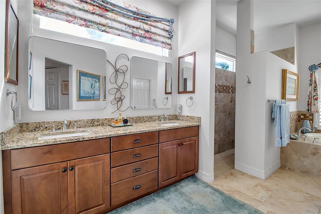 Sarasota, Florida, 34240, United States, 3 Bedrooms Bedrooms, ,3 BathroomsBathrooms,Residential,For Sale,2003503