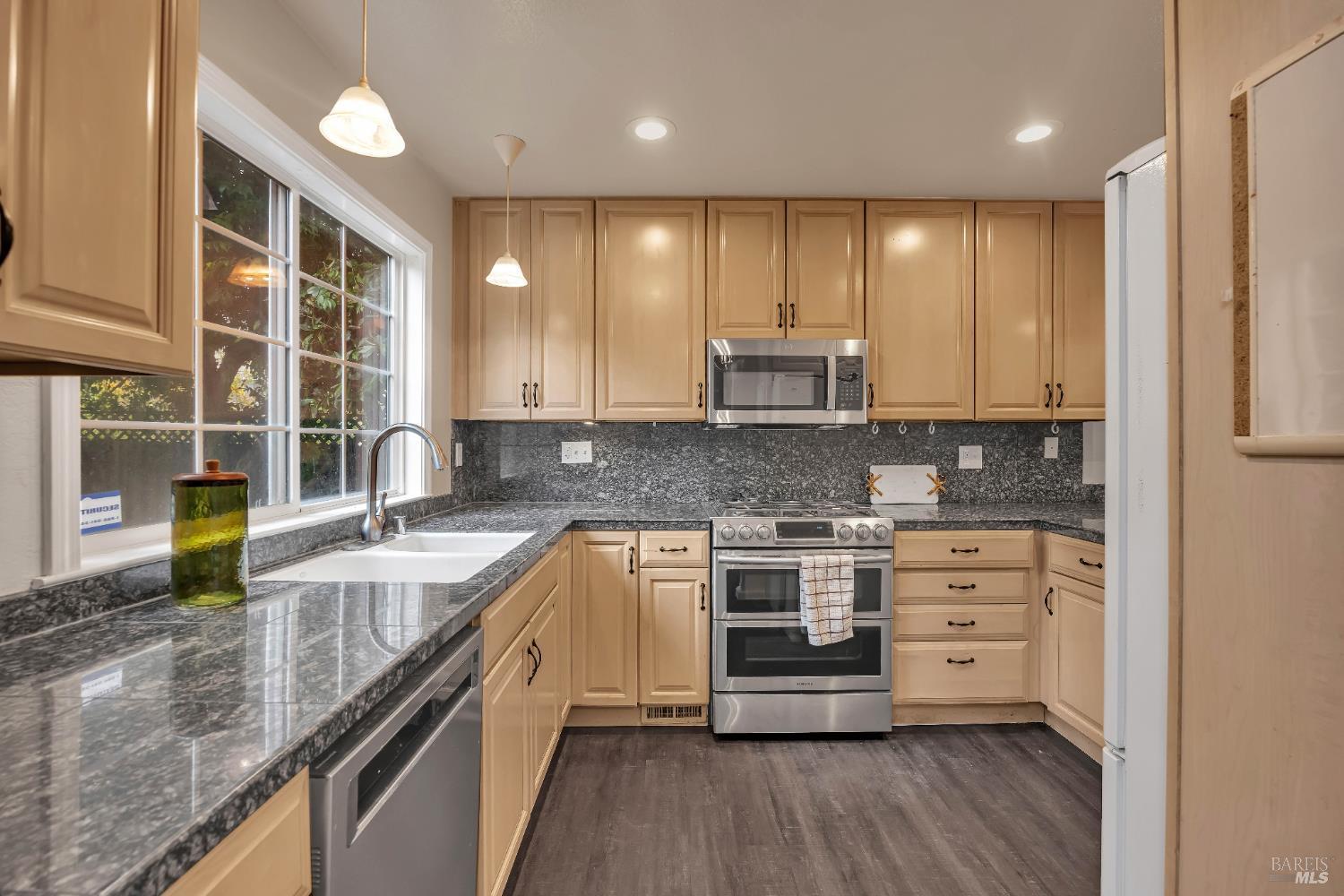 Vallejo, California, 94591, United States, 3 Bedrooms Bedrooms, ,2 BathroomsBathrooms,Residential,For Sale,2006262