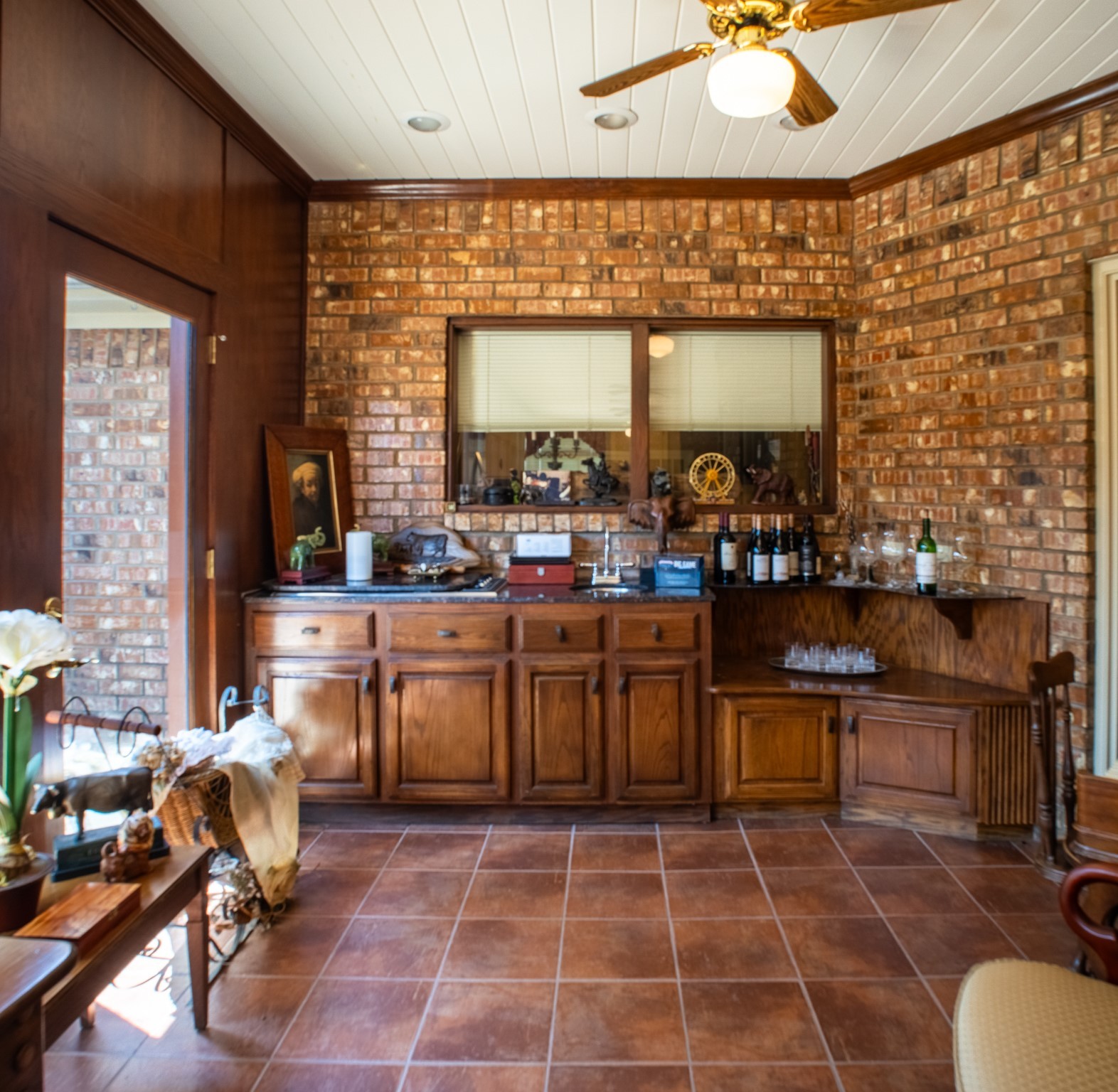 Mexia, Texas, 76667, United States, 4 Bedrooms Bedrooms, ,5 BathroomsBathrooms,Residential,For Sale,1941675