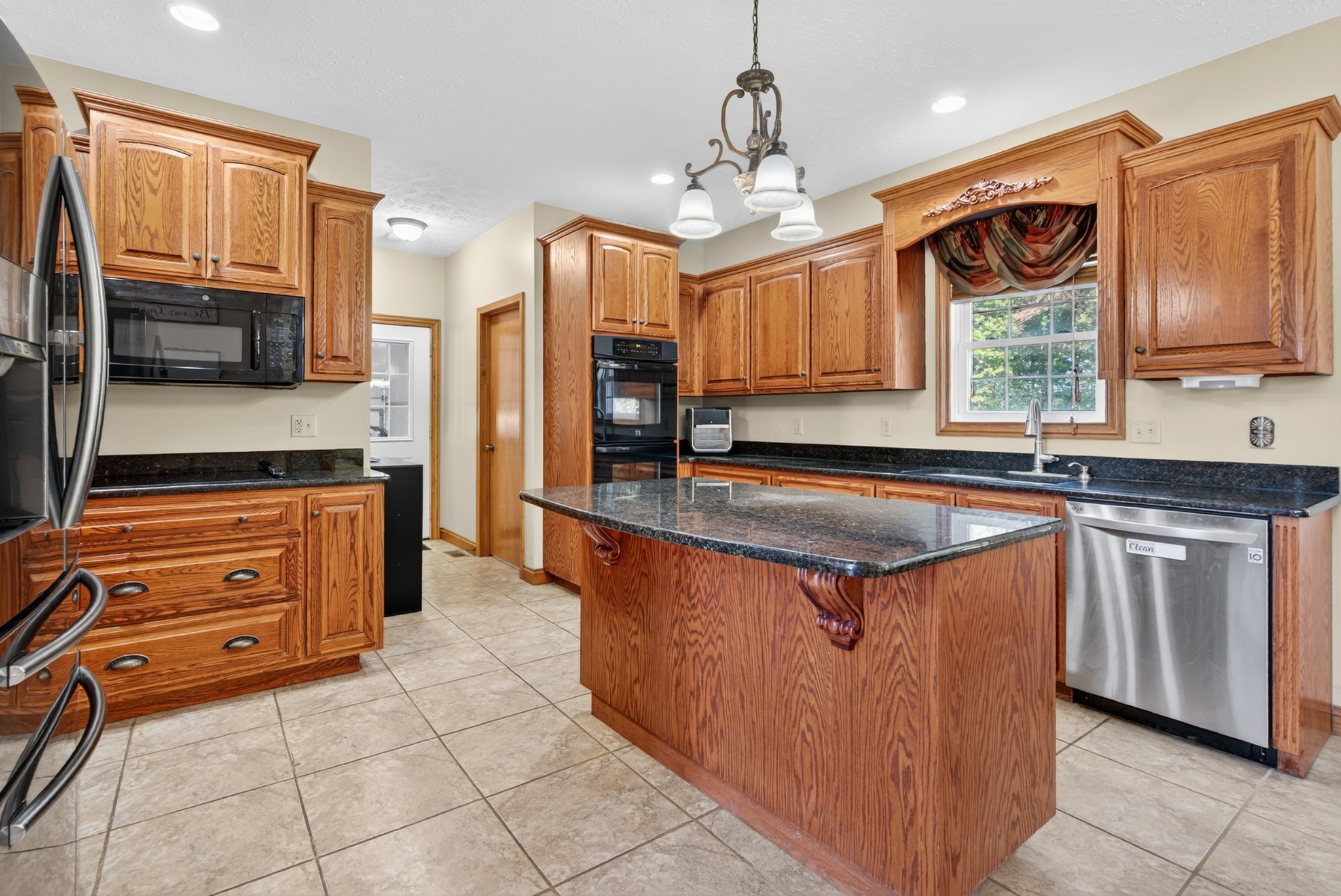 Puryear, Tennessee, 38251, United States, 4 Bedrooms Bedrooms, ,4 BathroomsBathrooms,Residential,For Sale,1981229