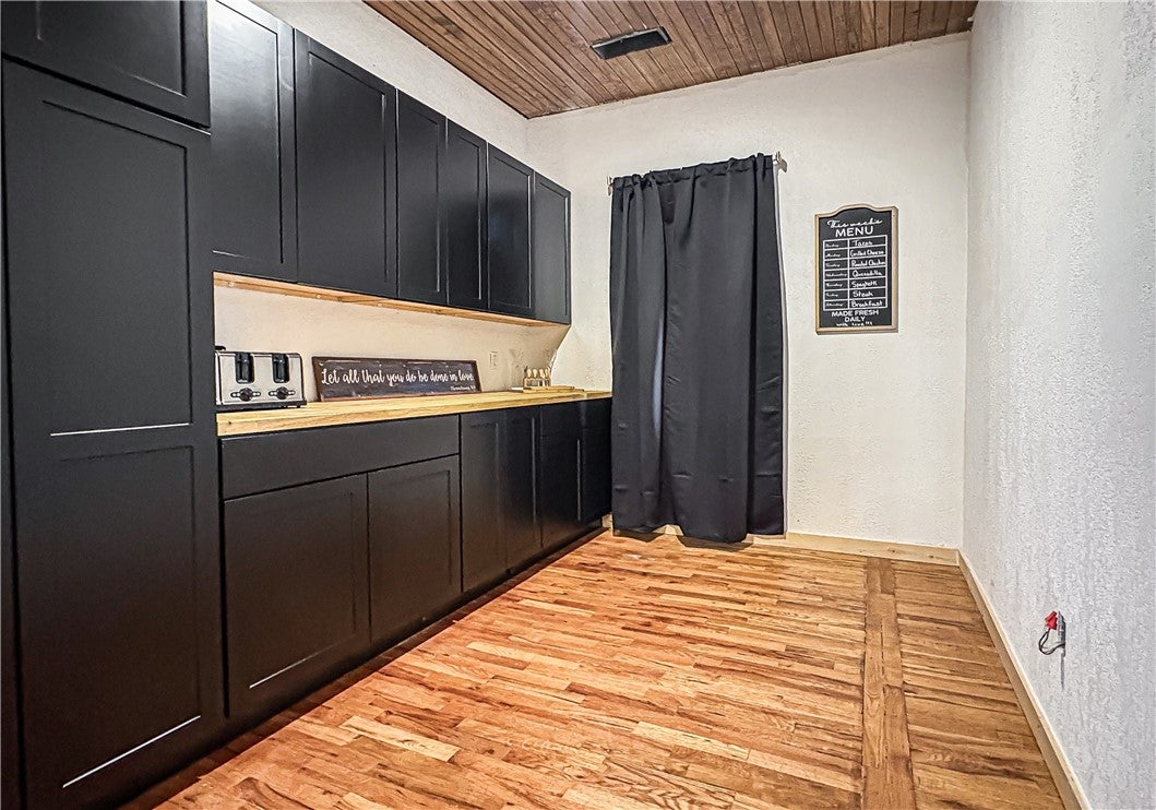 Berryville, Arkansas, 72616, United States, 3 Bedrooms Bedrooms, ,2 BathroomsBathrooms,Residential,For Sale,1994885