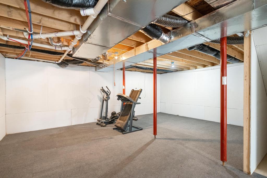 Charlevoix, Michigan, 49720, United States, 5 Bedrooms Bedrooms, ,3 BathroomsBathrooms,Residential,For Sale,1917973