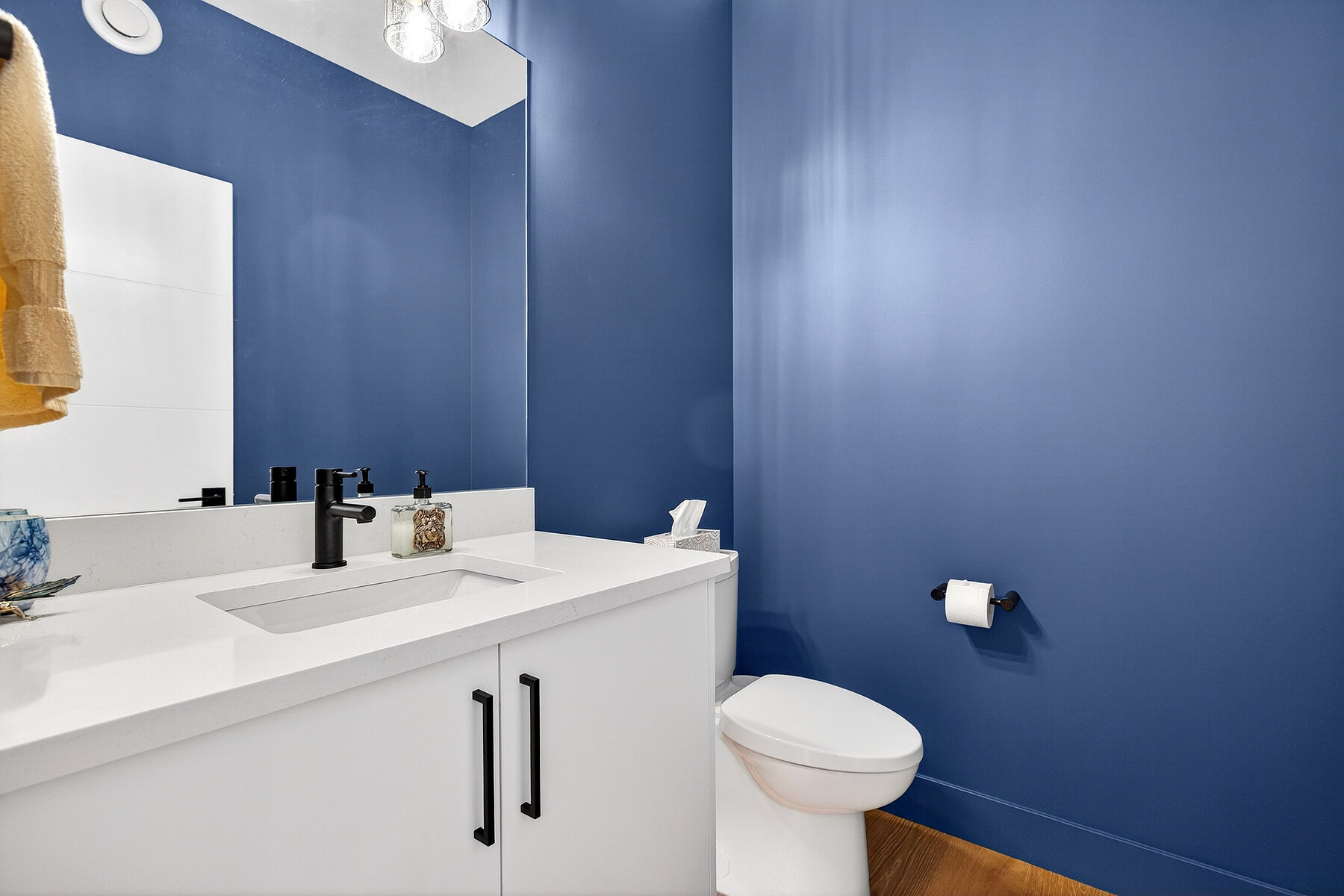  Elevated Lake Country Living - 物件實景