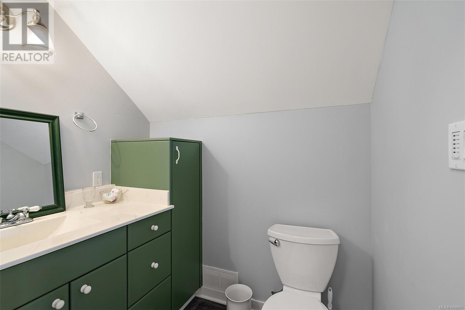 VICTORIA, British Columbia, V8V 2H6, CA, 3 Bedrooms Bedrooms, ,2 BathroomsBathrooms,Residential,For Sale,1906756