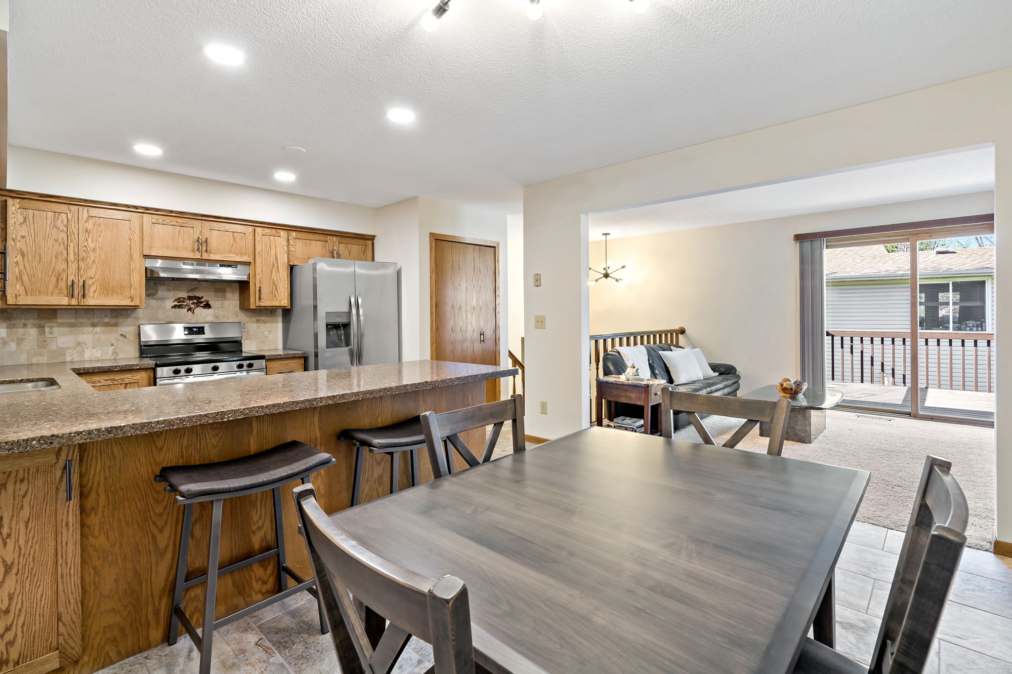  Effortless Living in a Beautifully Updated Twin Home - 物件實景