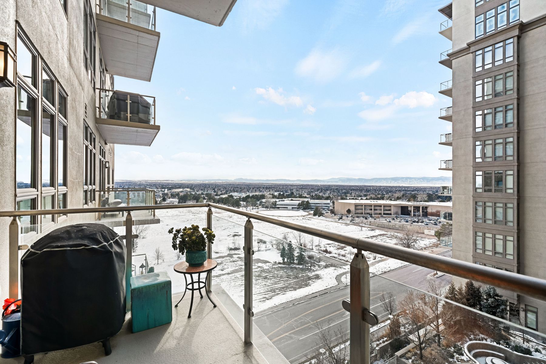  Featuring Stunning Western Views of the Front Range - 物件實景