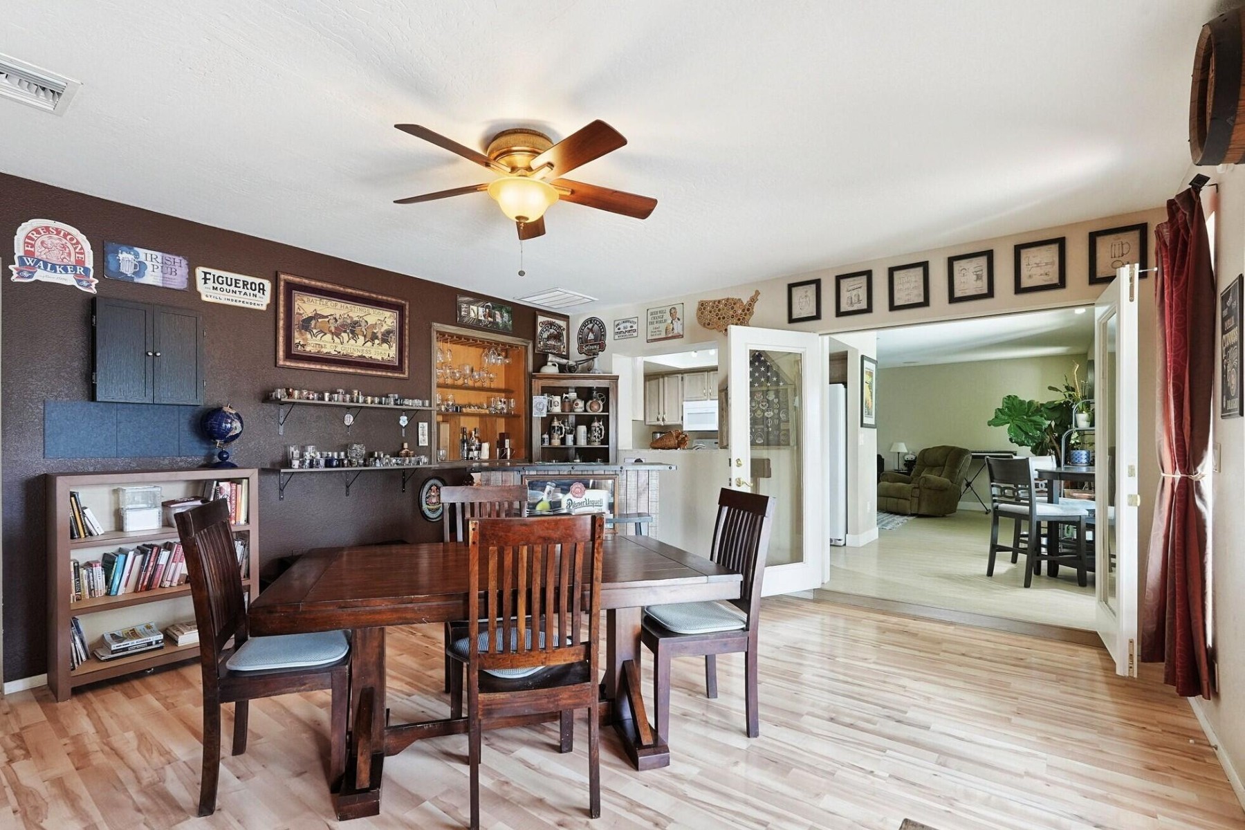  301 E Helena Drive  Phoenix, AZ - 物件實景