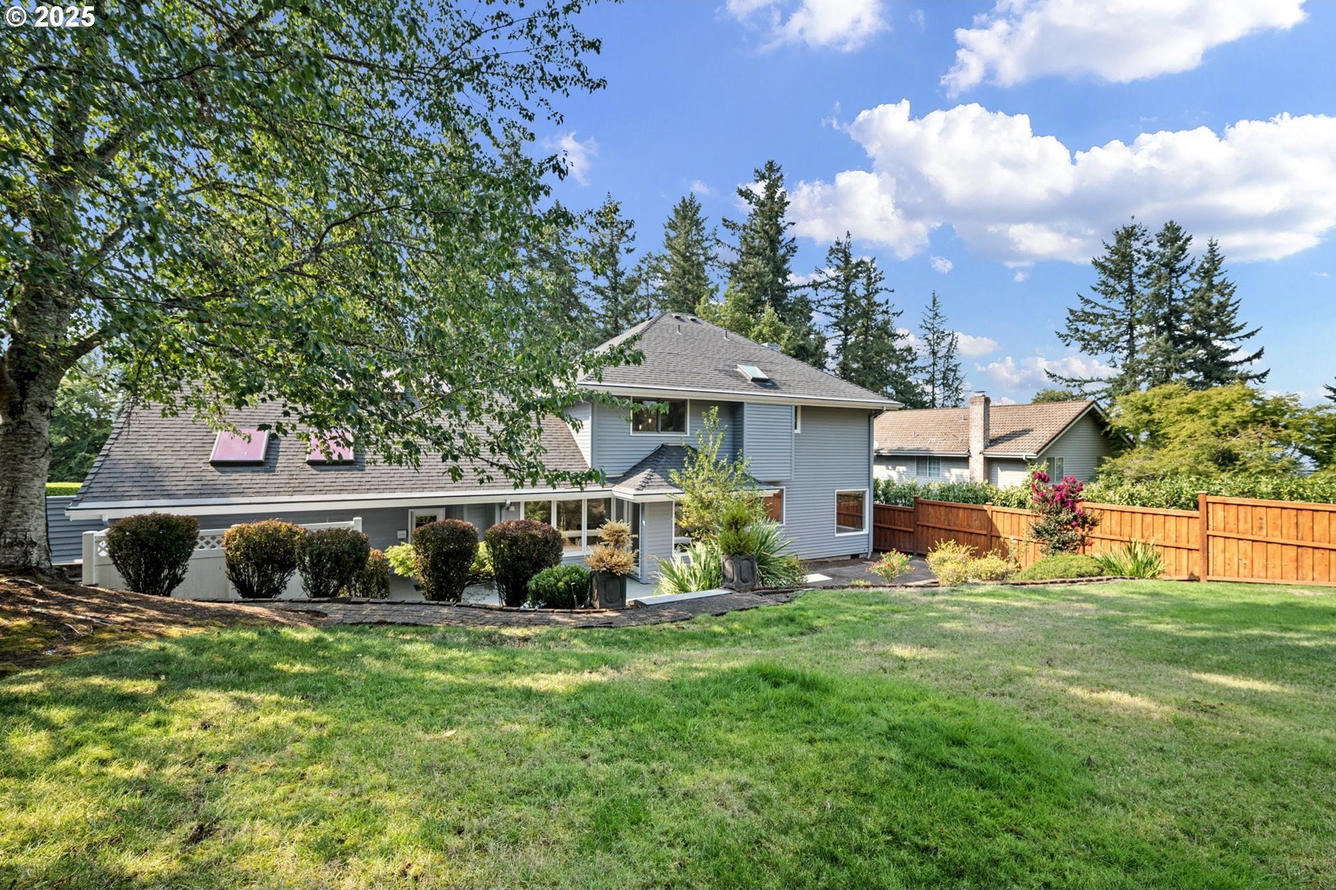 Eugene, Oregon, 97405, United States, 4 Bedrooms Bedrooms, ,3 BathroomsBathrooms,Residential,For Sale,1942174