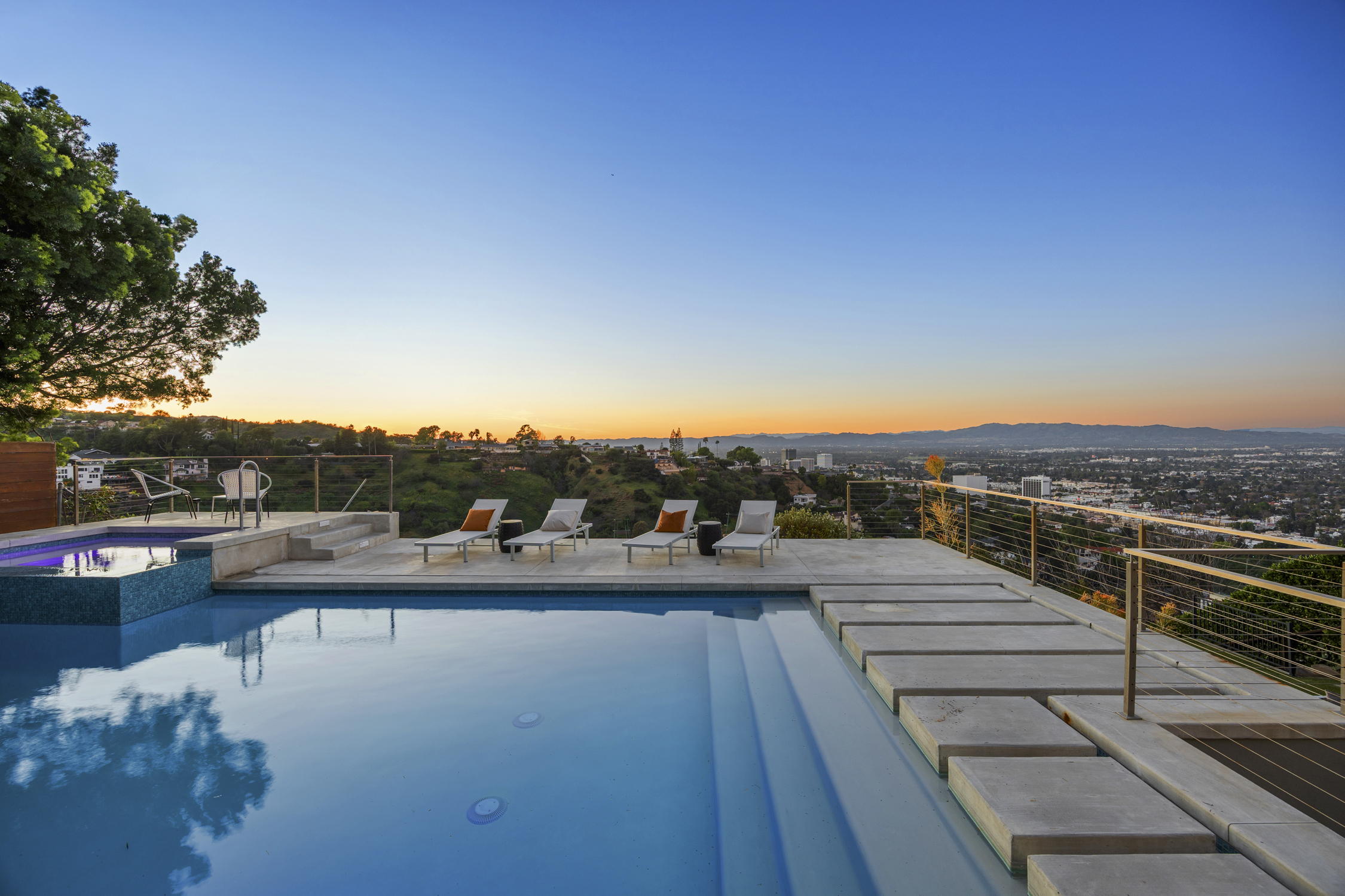  3851 Beverly Ridge Dr - 物件實景