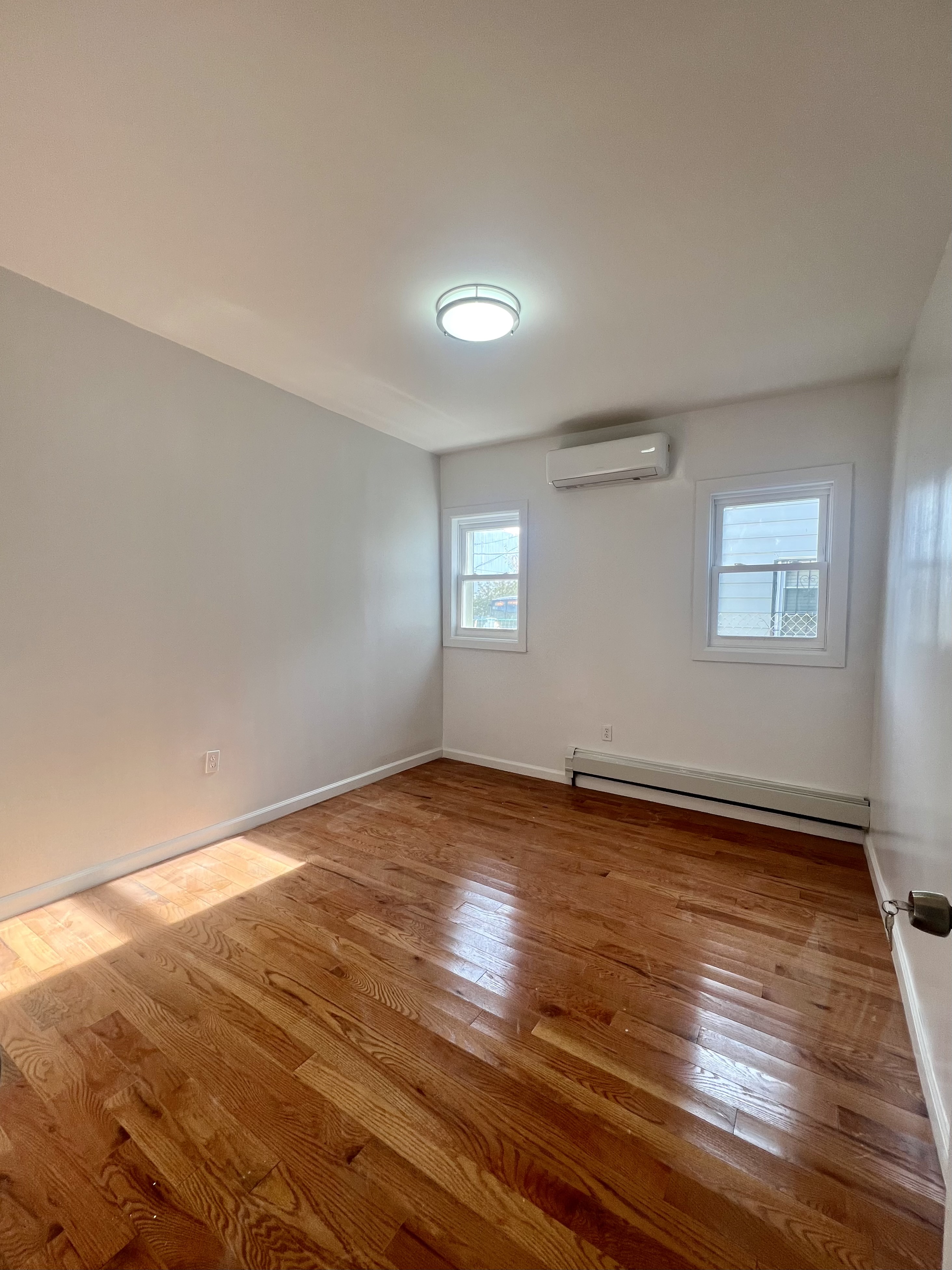 Staten Island, New York, 10303, United States, 2 Bedrooms Bedrooms, ,1 BathroomBathrooms,Residential,For Sale,1977453