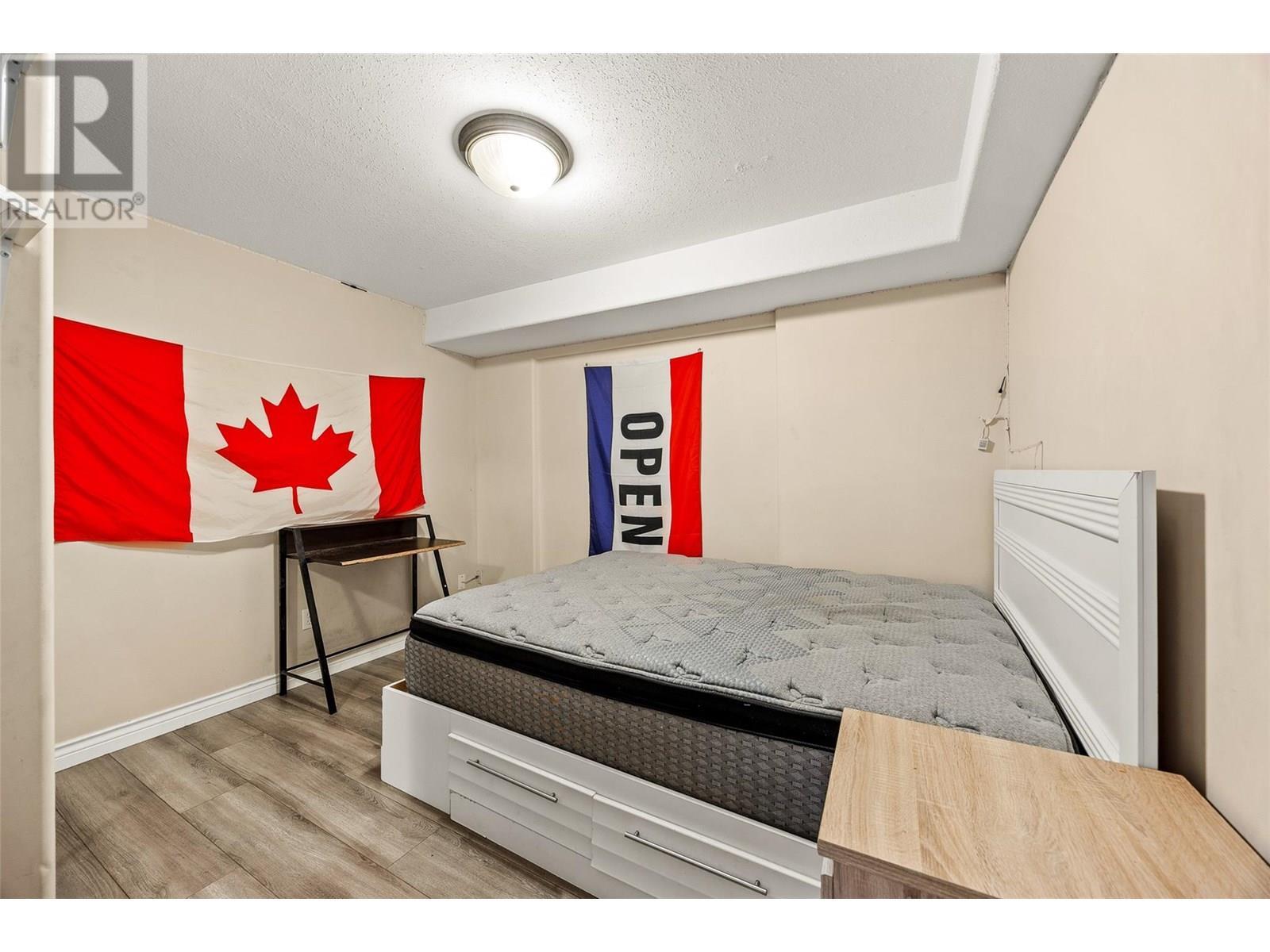 KELOWNA, British Columbia, V1V 1S9, CA, 4 Bedrooms Bedrooms, ,3 BathroomsBathrooms,Residential,For Sale,1895438