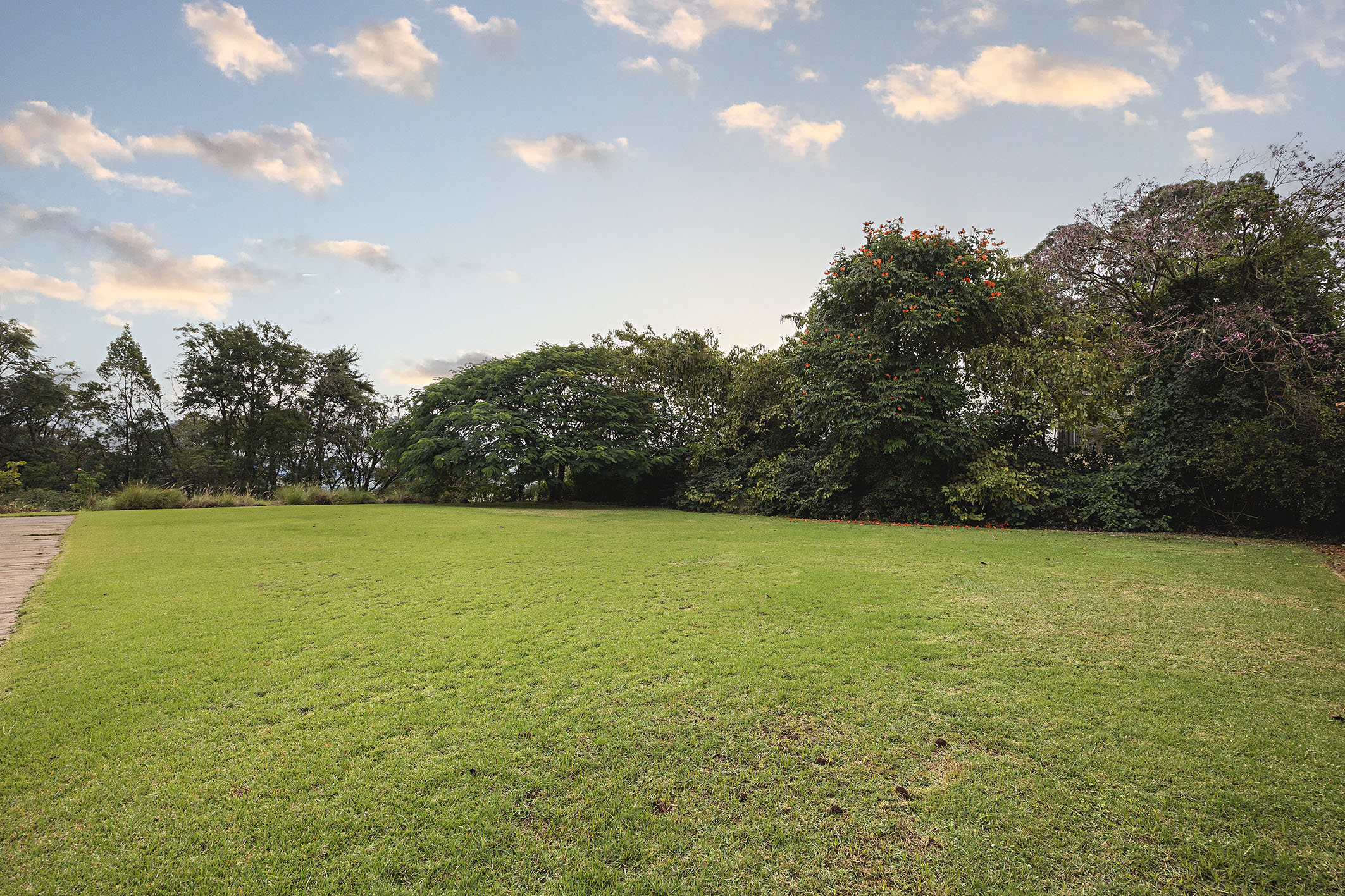  Farmhouse-Style Residence with Permanent Views of the Golf Course - 物件實景