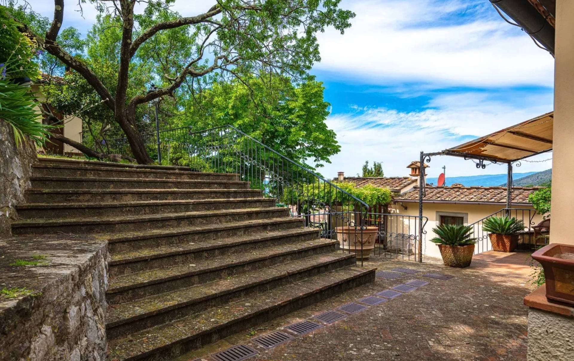 Prato, Prato, 50047, IT, 8 Bedrooms Bedrooms, ,6 BathroomsBathrooms,Residential,For Sale,1991549