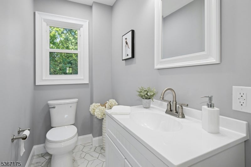 Union Twp., New Jersey, 07083, United States, 4 Bedrooms Bedrooms, ,3 BathroomsBathrooms,Residential,For Sale,1935310
