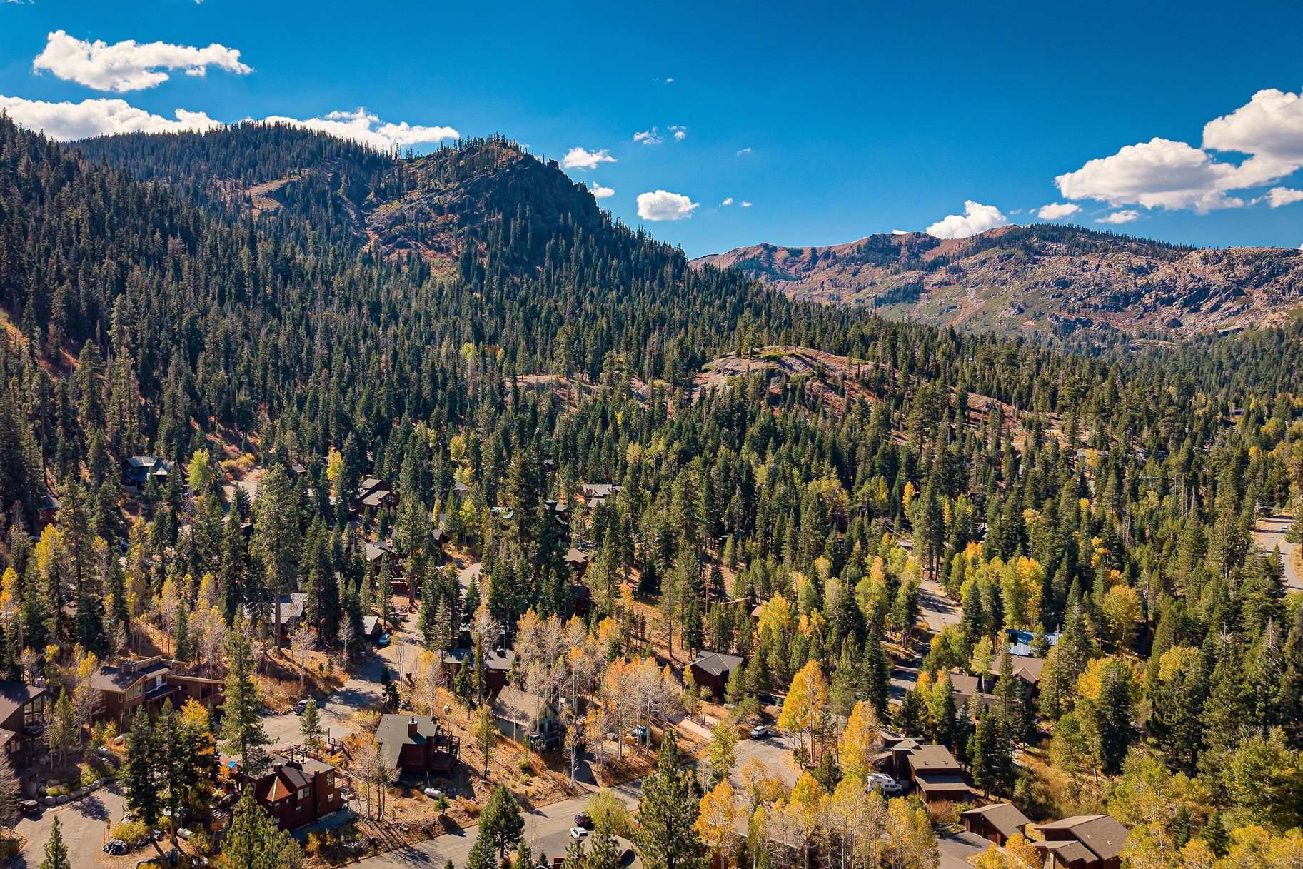  Alpine Meadows with Level Year Round Access - 物件實景