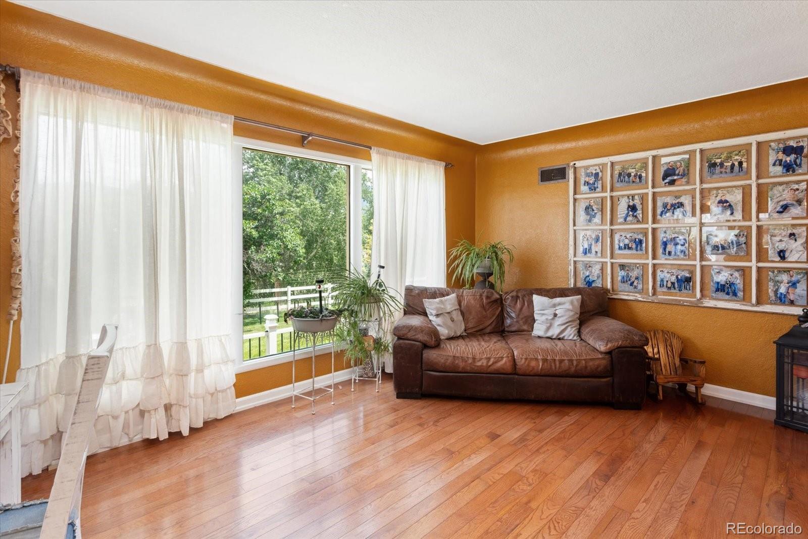 Howard, Colorado, 81233, United States, 4 Bedrooms Bedrooms, ,1 BathroomBathrooms,Residential,For Sale,1900759