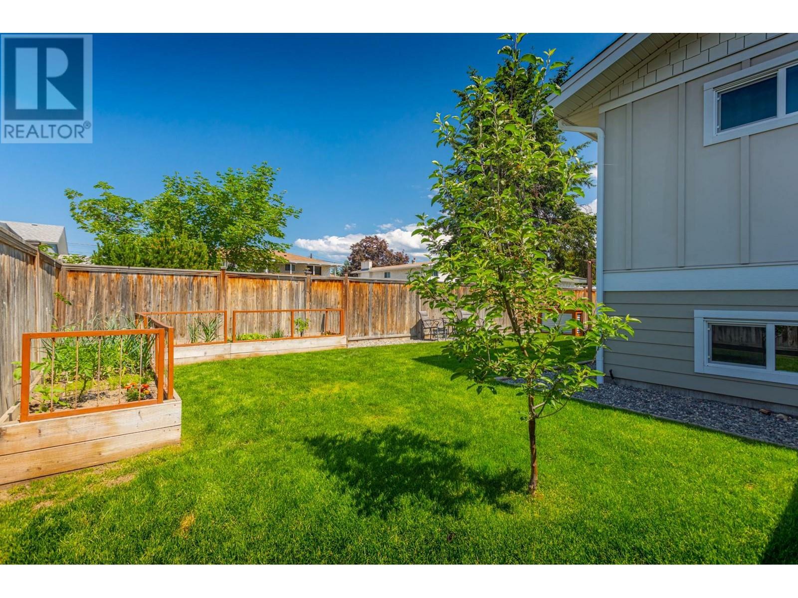 KELOWNA, British Columbia, V1X 2H2, CA, 3 Bedrooms Bedrooms, ,3 BathroomsBathrooms,Residential,For Sale,1839234