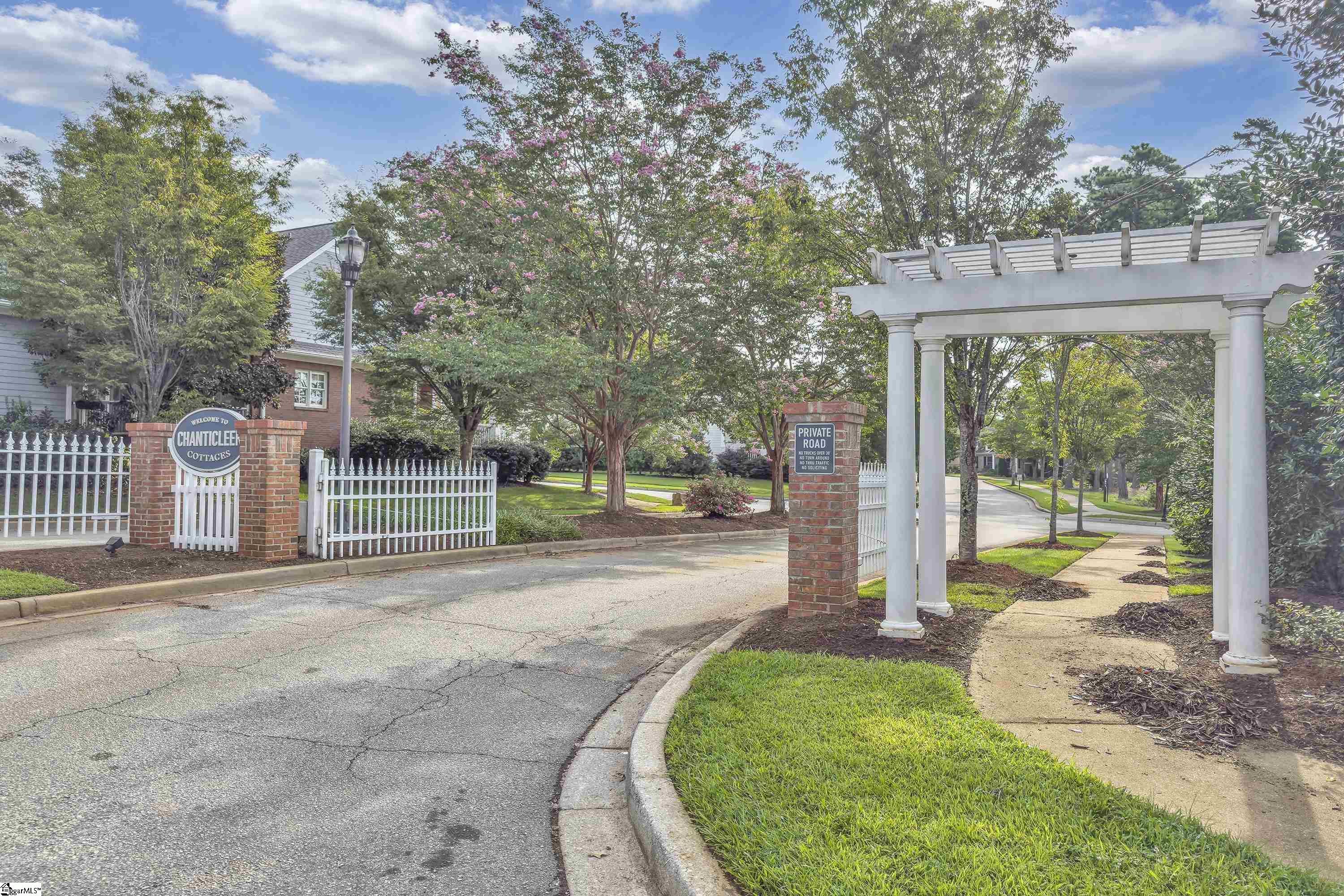 Greenville, South Carolina, 29605, United States, 4 Bedrooms Bedrooms, ,3 BathroomsBathrooms,Residential,For Sale,1939841
