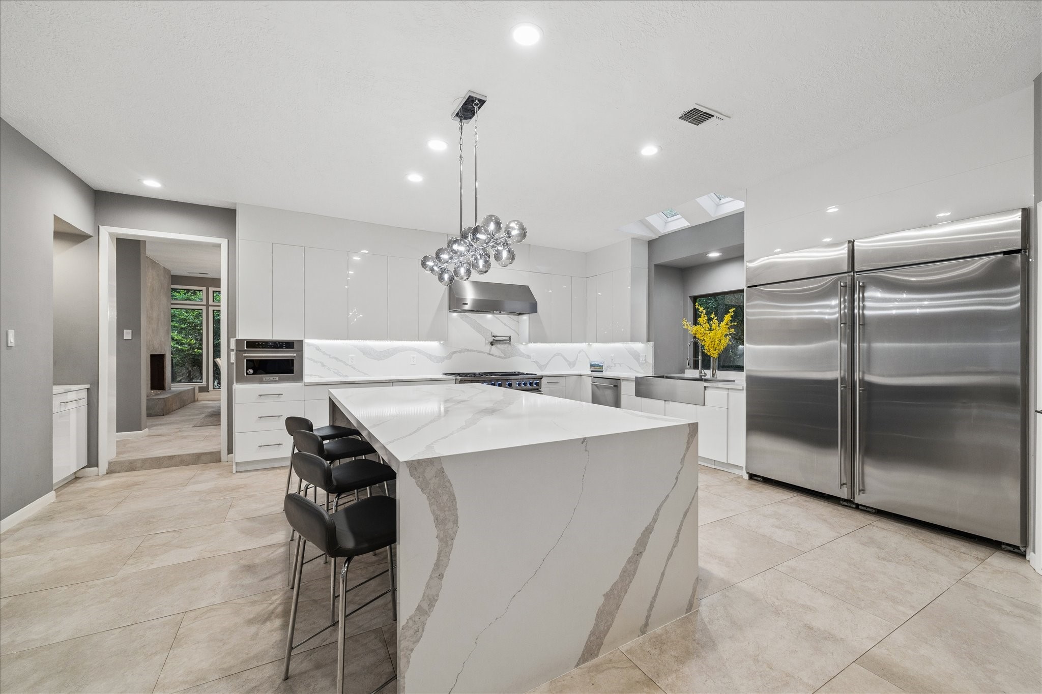  2411 Oakbank Drive - 物件實景