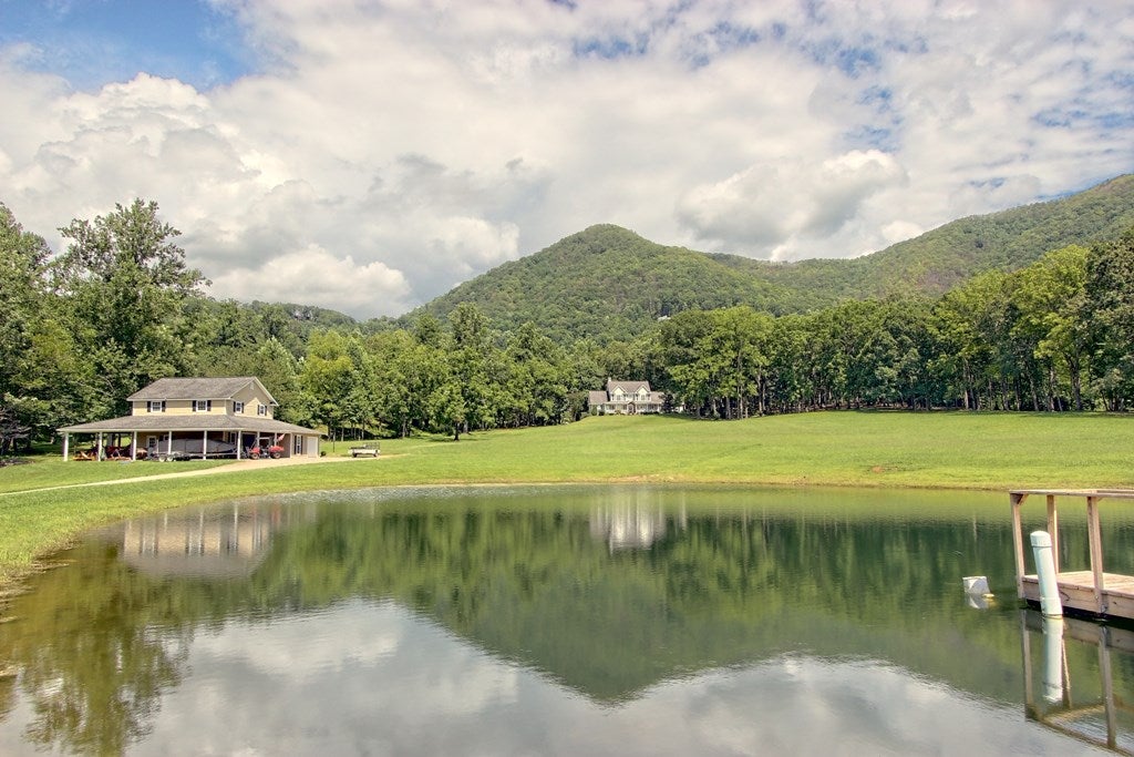 Hayesville, North Carolina, 28904, United States, 5 Bedrooms Bedrooms, ,5 BathroomsBathrooms,Residential,For Sale,1913677
