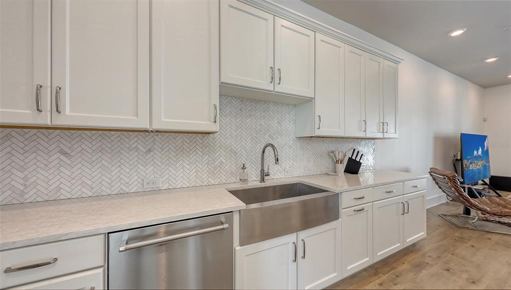 Sarasota, Florida, 34236, United States, 3 Bedrooms Bedrooms, ,4 BathroomsBathrooms,Residential,For Sale,1986560