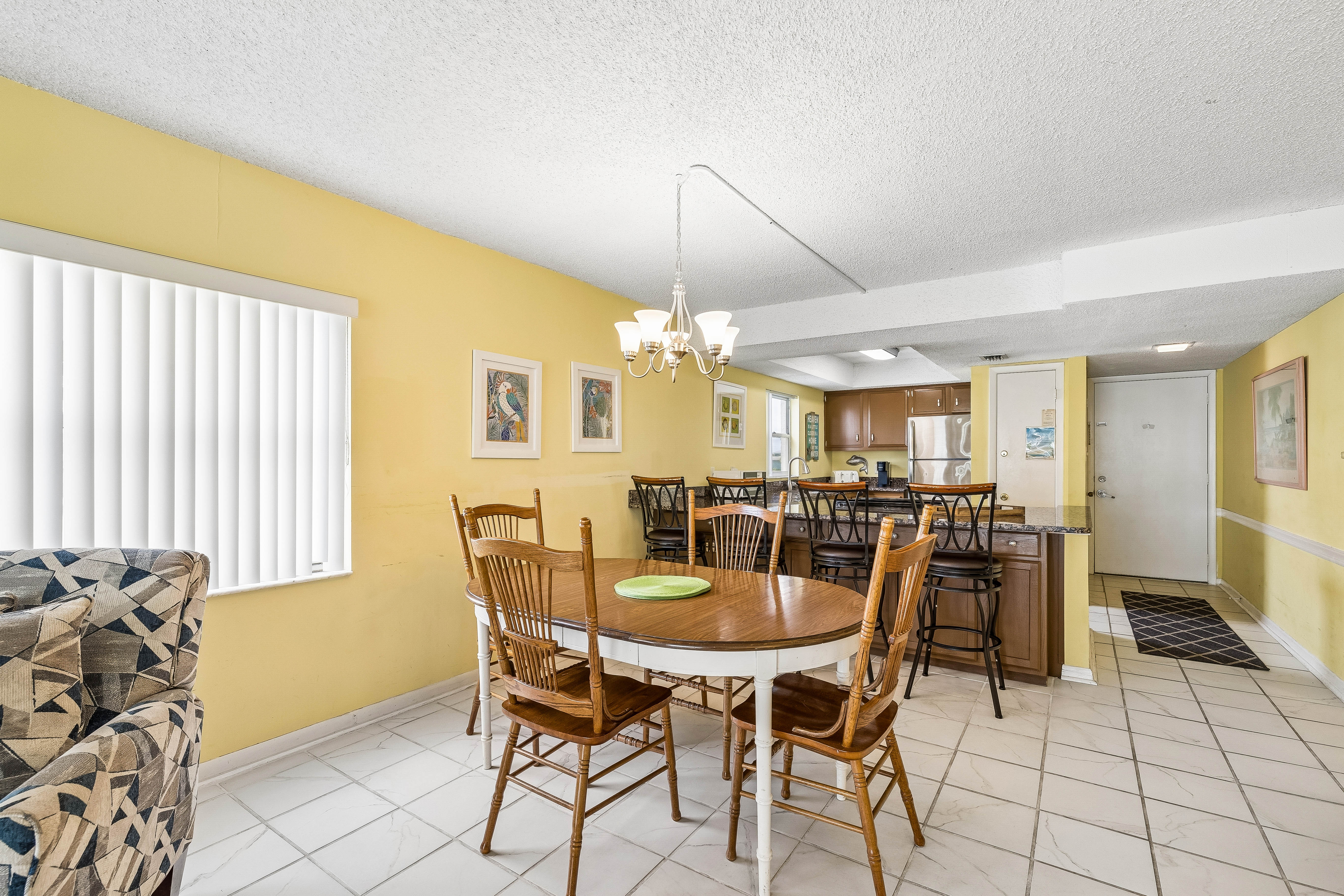  Gulf-Front Corner Retreat In Sought-After Community Near Amenities - 物件實景