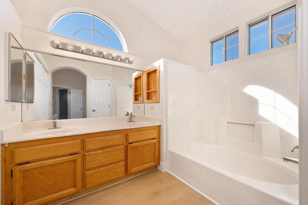 Roseville, California, 95661, United States, 4 Bedrooms Bedrooms, ,3 BathroomsBathrooms,Residential,For Sale,1989245