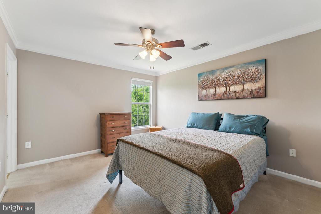 Round Hill, Virginia, 20141, United States, 4 Bedrooms Bedrooms, ,3 BathroomsBathrooms,Residential,For Sale,1944967