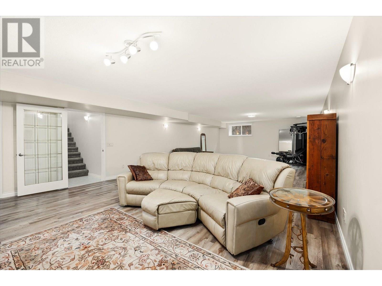 KELOWNA, British Columbia, V1W 4K9, CA, 4 Bedrooms Bedrooms, ,3 BathroomsBathrooms,Residential,For Sale,1865422