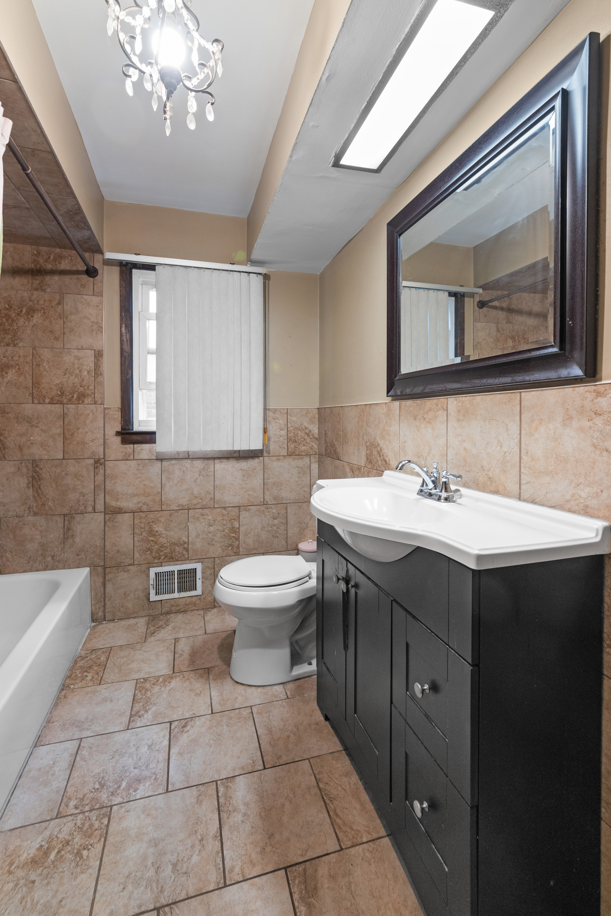 Staten Island, New York, 10305, United States, 8 Bedrooms Bedrooms, ,3 BathroomsBathrooms,Residential,For Sale,1837884