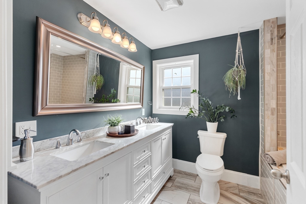 Malden, Massachusetts, 02148, United States, 5 Bedrooms Bedrooms, ,5 BathroomsBathrooms,Residential,For Sale,1984195