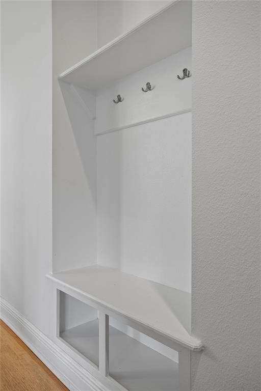 Lithia, Florida, 33547, United States, 5 Bedrooms Bedrooms, ,4 BathroomsBathrooms,Residential,For Sale,1997364