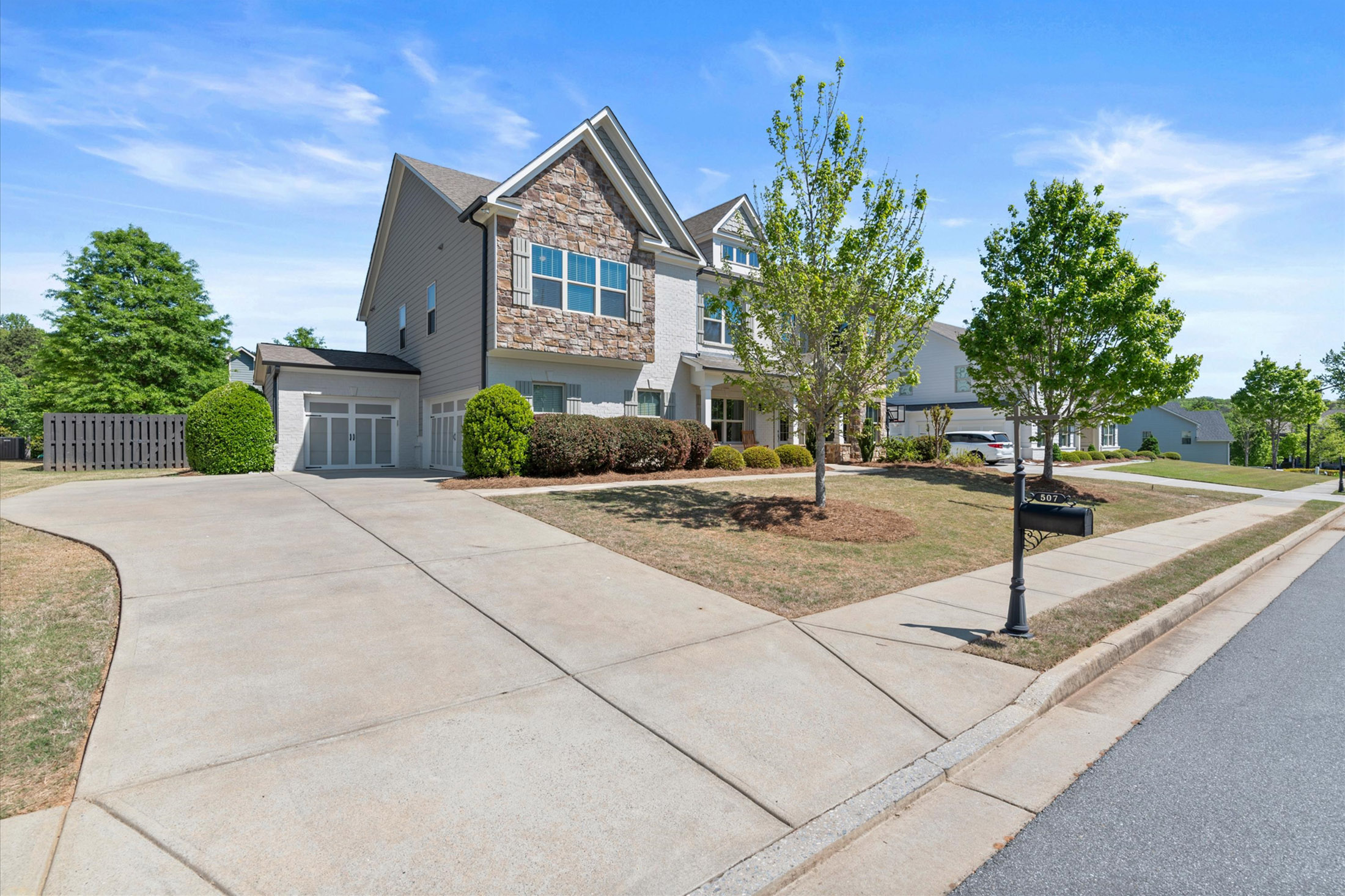  One-of-a-kind Home Offers an Exceptional Blend of Space, Style, and Upgrades - 物件實景