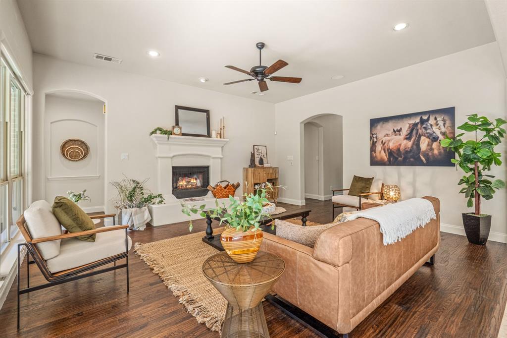 McKinney, Texas, 75070, United States, 3 Bedrooms Bedrooms, ,4 BathroomsBathrooms,Residential,For Sale,1989363