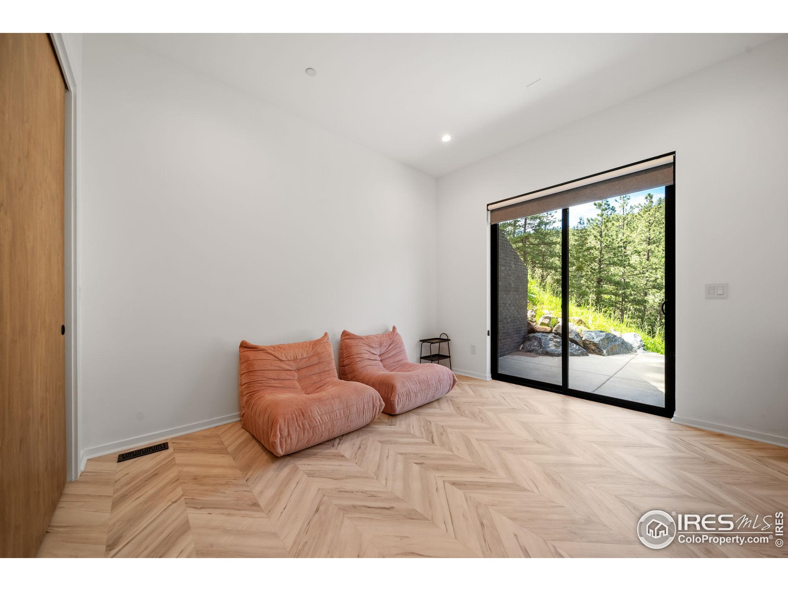 Boulder, Colorado, 80302, United States, 4 Bedrooms Bedrooms, ,3 BathroomsBathrooms,Residential,For Sale,1947999