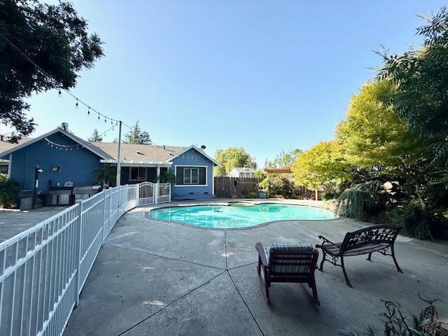 Patterson, California, 95363, United States, 3 Bedrooms Bedrooms, ,4 BathroomsBathrooms,Residential,For Sale,1983213