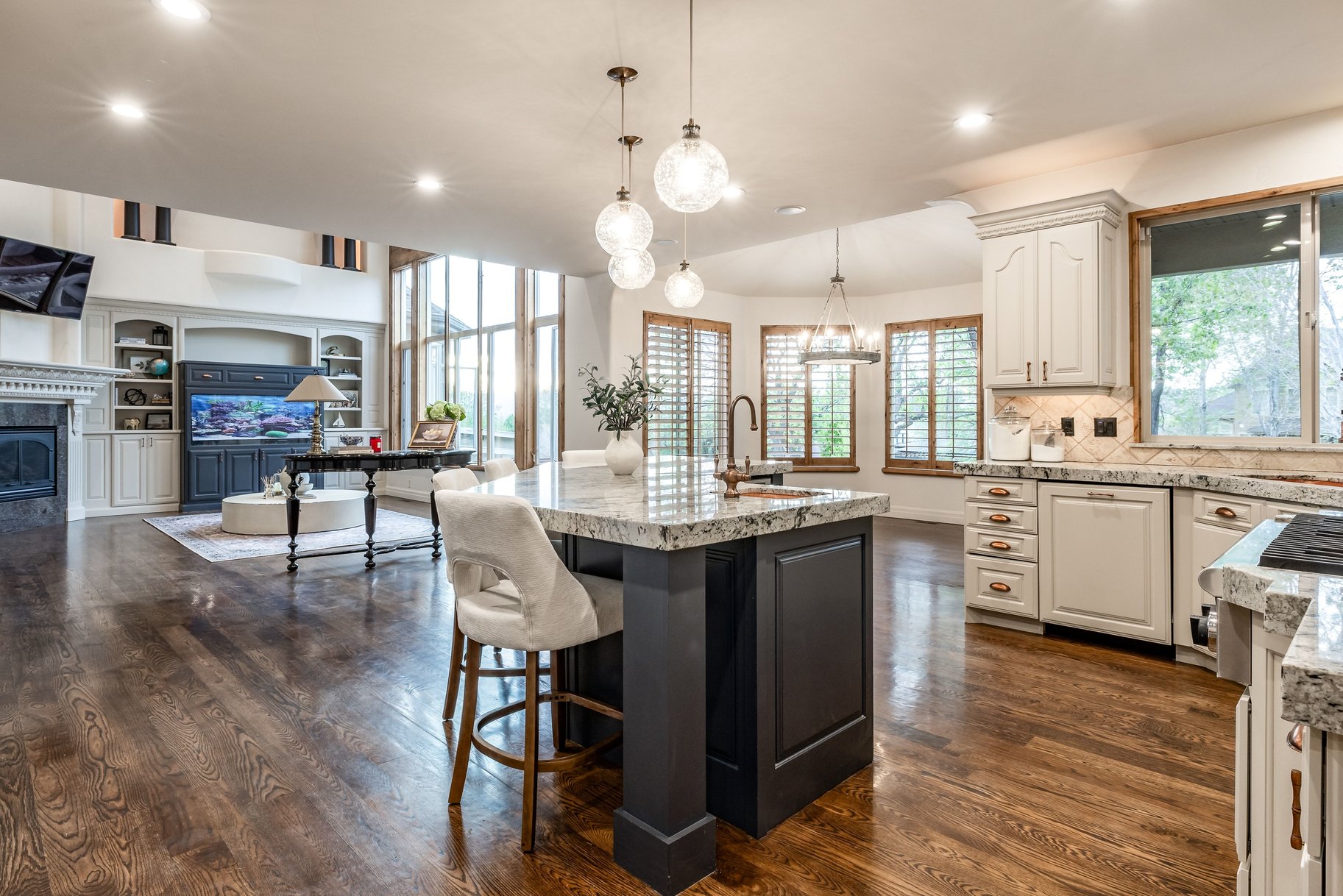  Custom 2-Story Parade Home with Dolphin Bolderscape Grotto Pool & 6 Car Garage - 物件實景