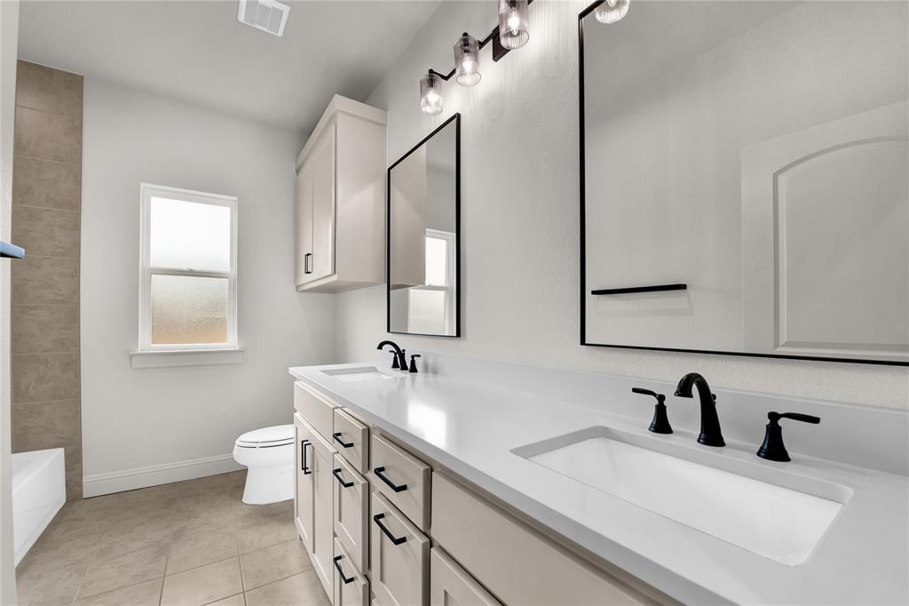 Millsap, Texas, 76066, United States, 4 Bedrooms Bedrooms, ,3 BathroomsBathrooms,Residential,For Sale,1980823