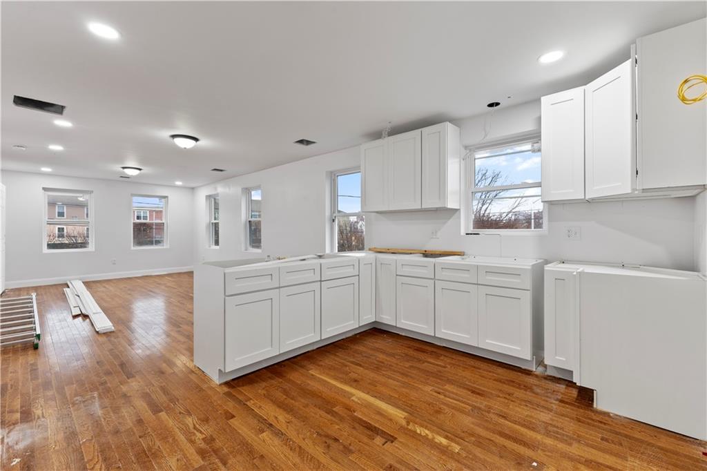 Providence, Rhode Island, 02907, United States, 6 Bedrooms Bedrooms, ,4 BathroomsBathrooms,Residential,For Sale,1924477