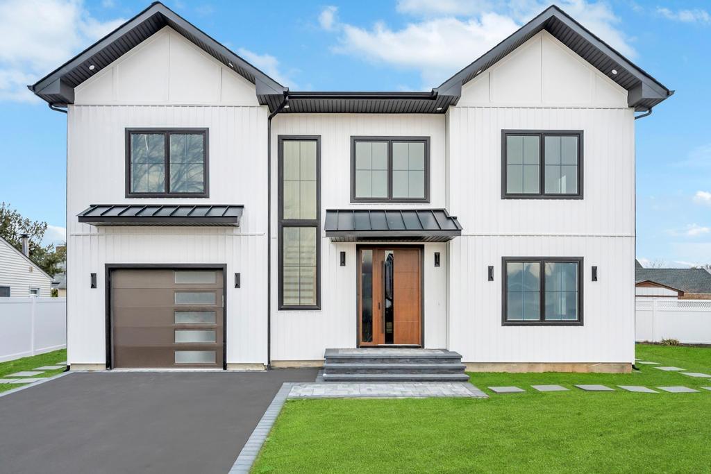 Levittown, New York, 11756, United States, 5 Bedrooms Bedrooms, ,4 BathroomsBathrooms,Residential,For Sale,1849977