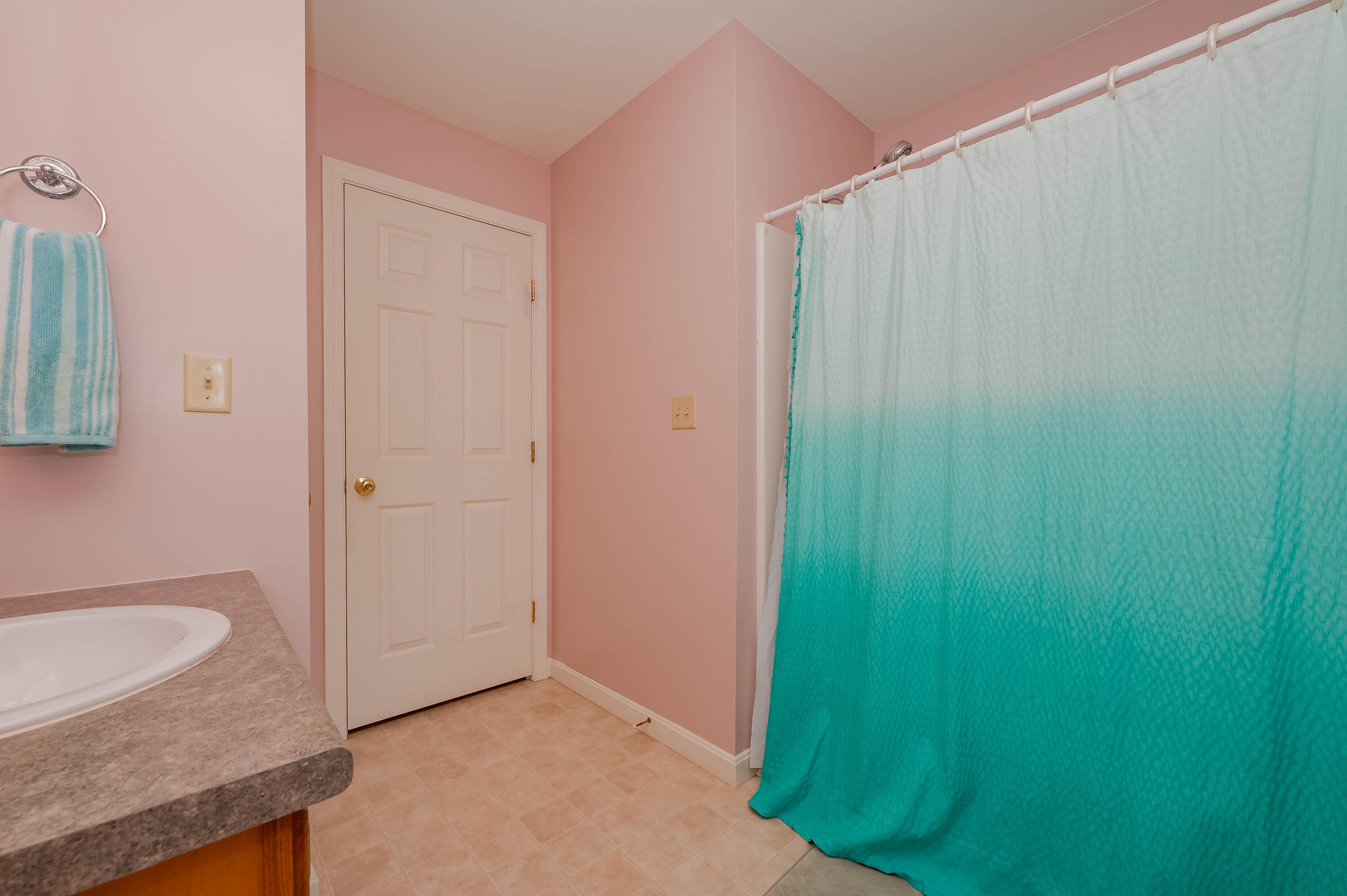 North Berwick, Maine, 03906, United States, 3 Bedrooms Bedrooms, ,3 BathroomsBathrooms,Residential,For Sale,1870422