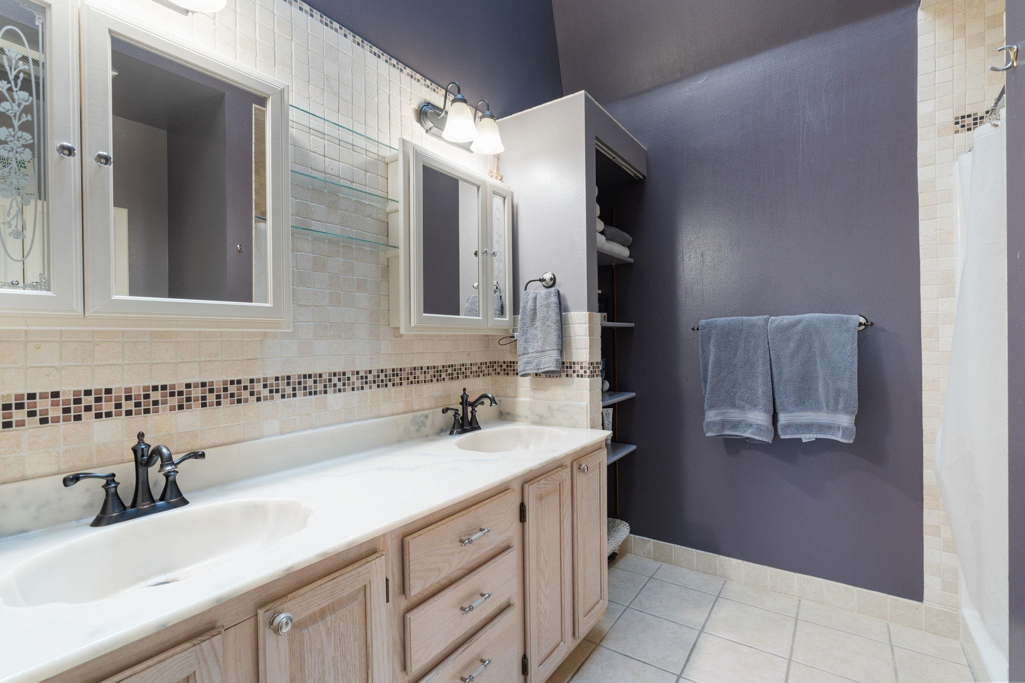 Newman Lake, Washington, 99025, United States, 4 Bedrooms Bedrooms, ,3 BathroomsBathrooms,Residential,For Sale,1802678