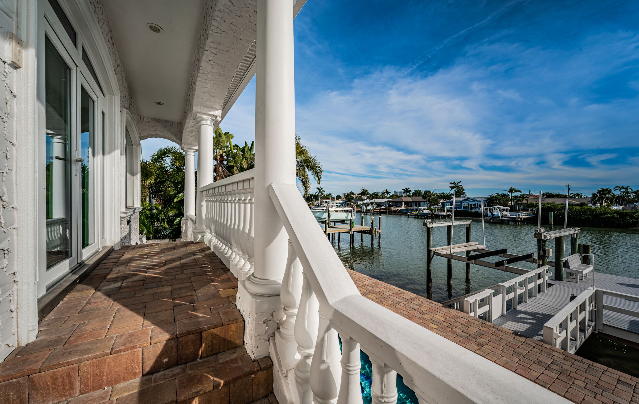 St Petersburg, Florida, 33707, United States, 4 Bedrooms Bedrooms, ,3 BathroomsBathrooms,Residential,For Sale,1992370