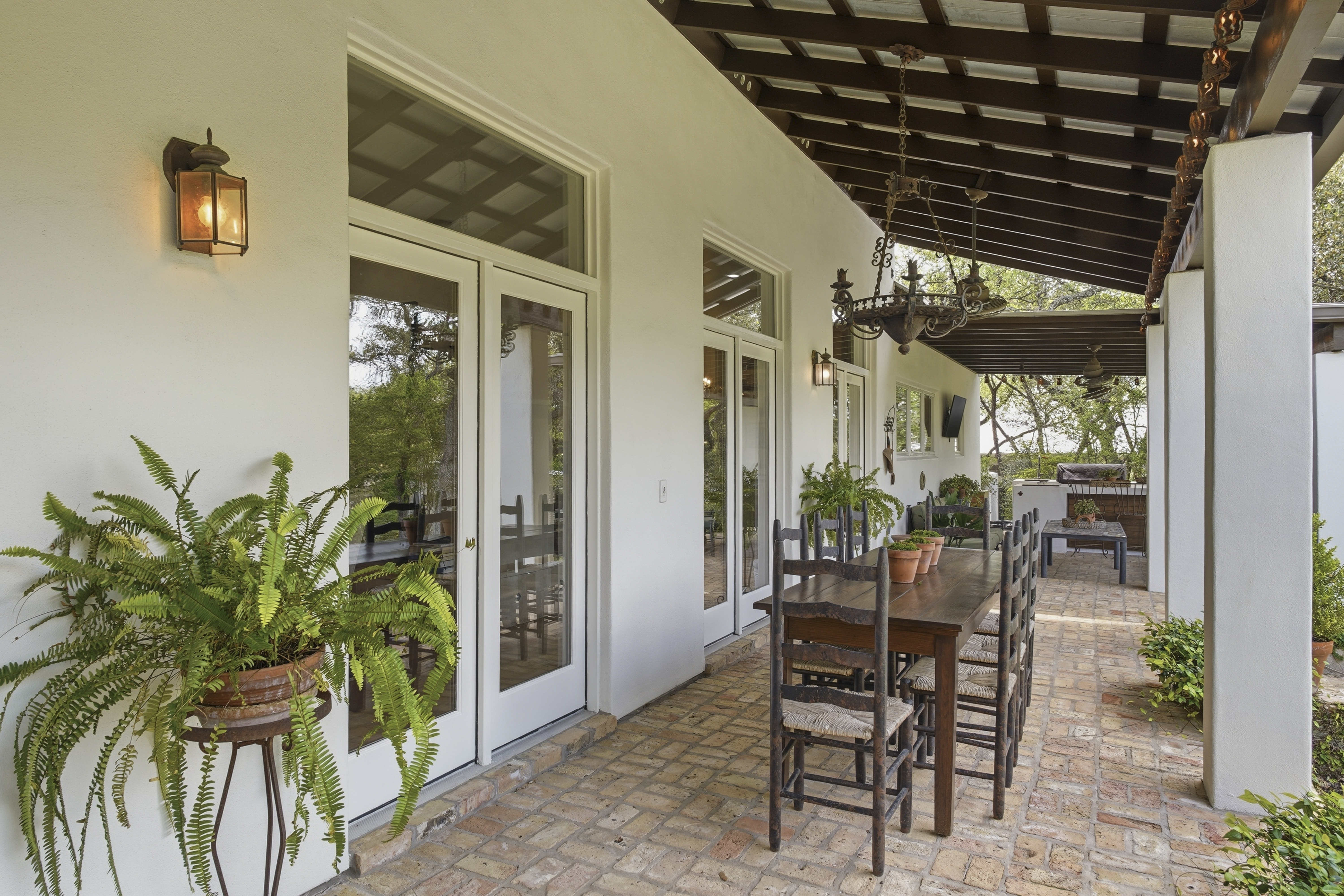  Custom-Designed Home on a 1-Acre - 物件實景