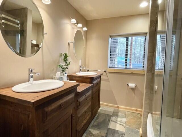 Bend, Oregon, 97707, United States, 2 Bedrooms Bedrooms, ,1 BathroomBathrooms,Residential,For Sale,1976090