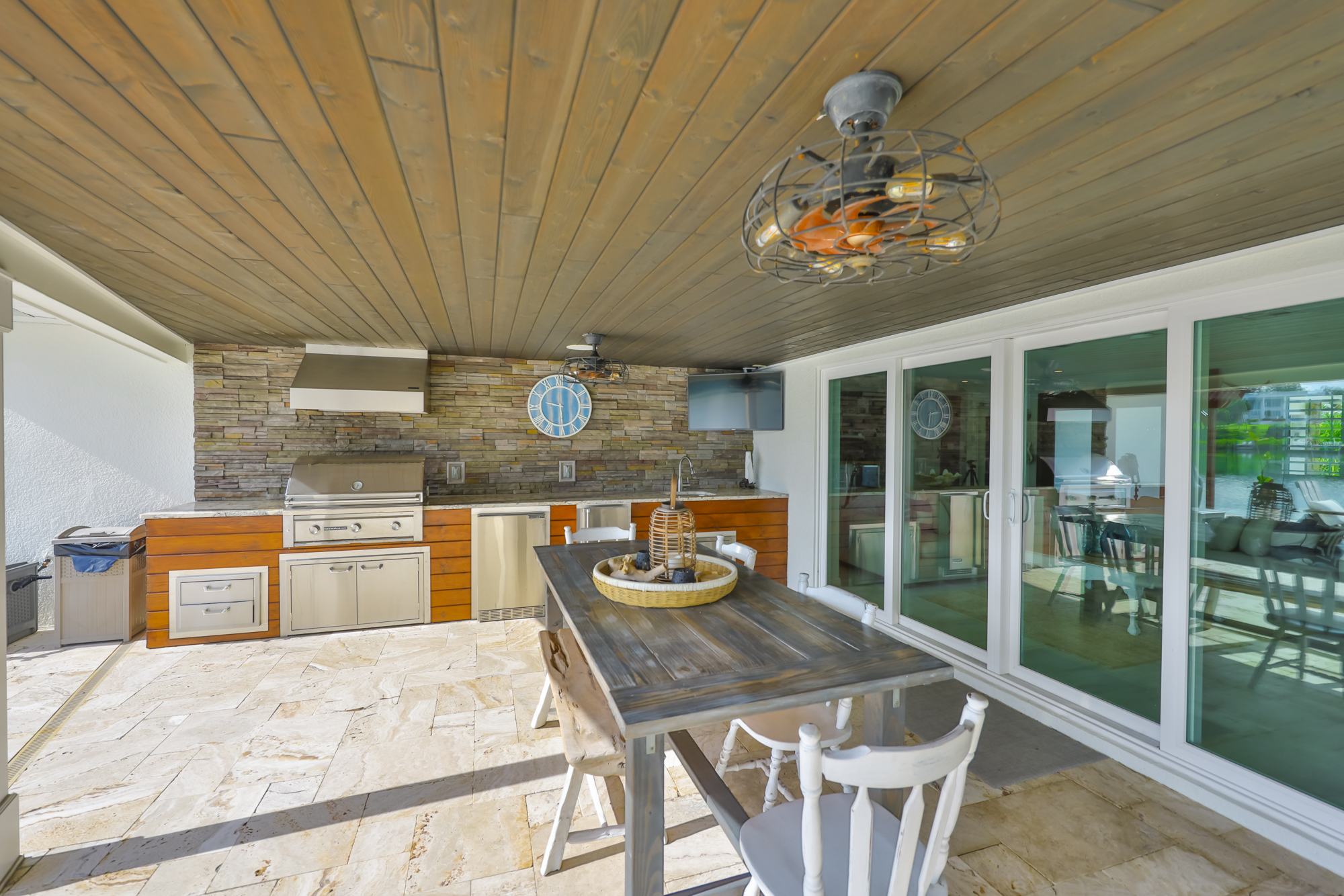 Largo, Florida, 33770, United States, 3 Bedrooms Bedrooms, ,4 BathroomsBathrooms,Residential,For Sale,1982146