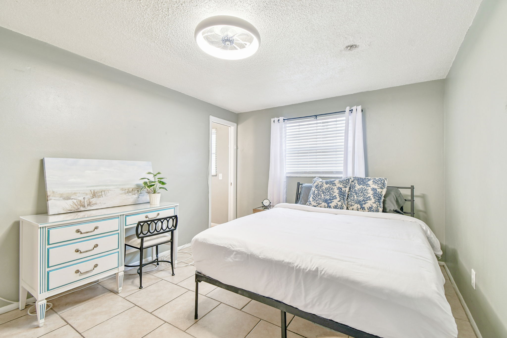 Dunedin, Florida, 34698, United States, 2 Bedrooms Bedrooms, ,1 BathroomBathrooms,Residential,For Sale,1983478