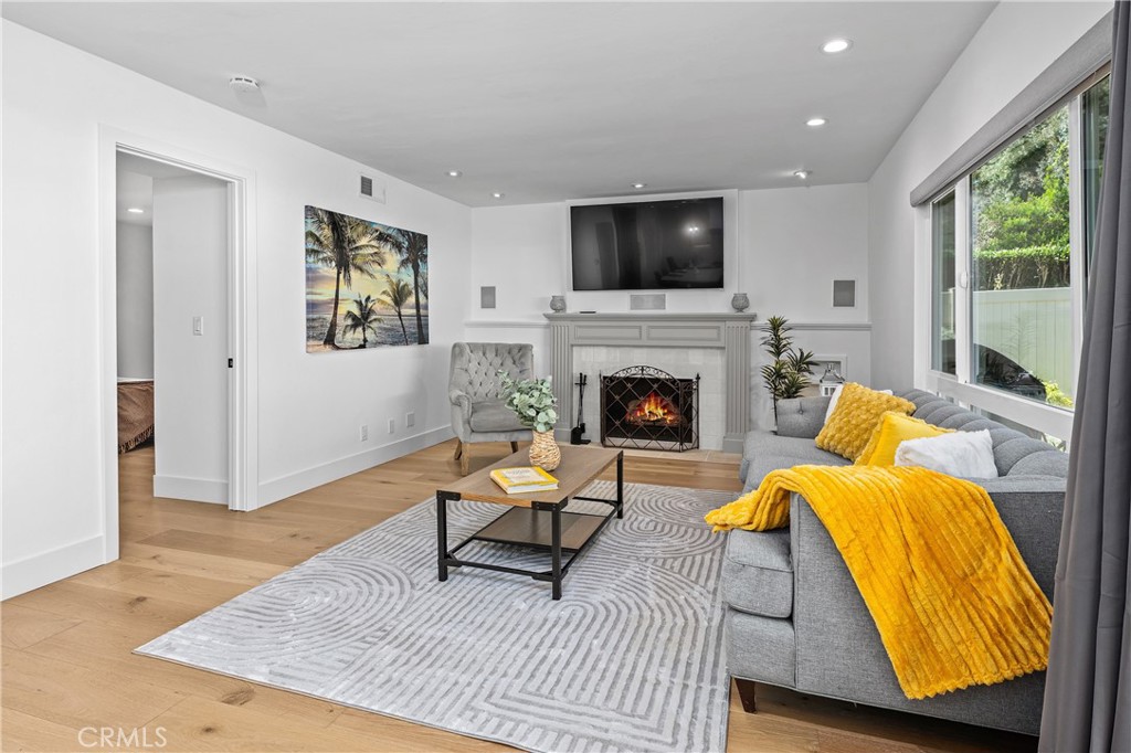 La Jolla, California, 92037, United States, 6 Bedrooms Bedrooms, ,3 BathroomsBathrooms,Residential,For Sale,1901243
