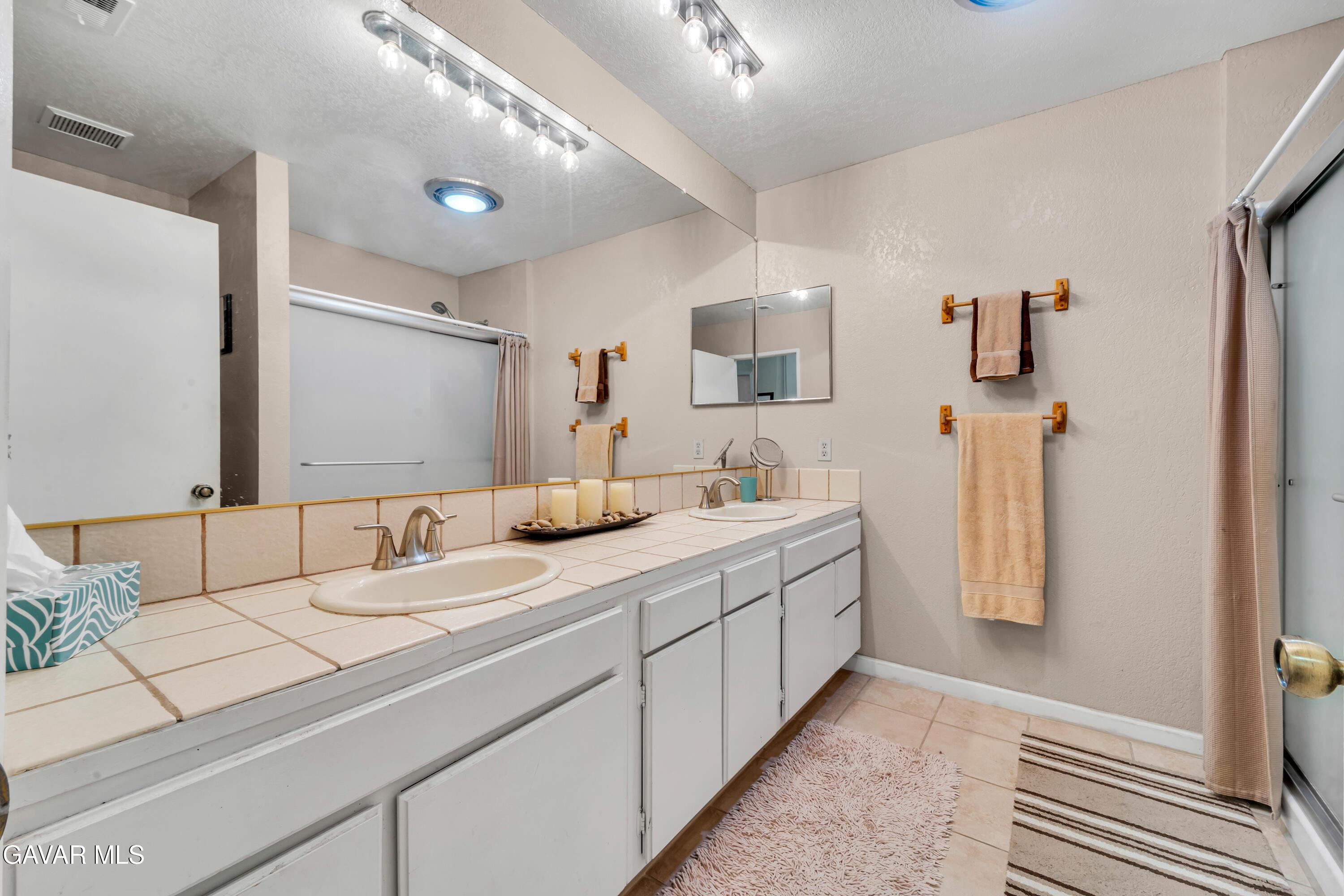 Pearblossom, California, 93553, United States, 4 Bedrooms Bedrooms, ,3 BathroomsBathrooms,Residential,For Sale,1971621