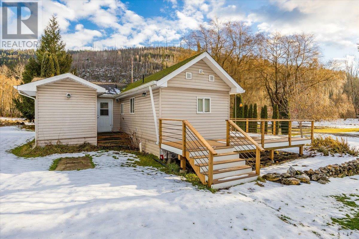 SICAMOUS, British Columbia, V0E 2V4, CA, 2 Bedrooms Bedrooms, ,2 BathroomsBathrooms,Residential,For Sale,1836920
